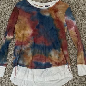 Tie- dyed long sleeve with white trim